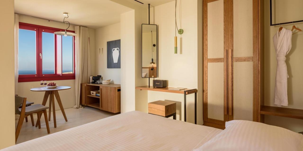 Potnia Theron 3* Akrotírion